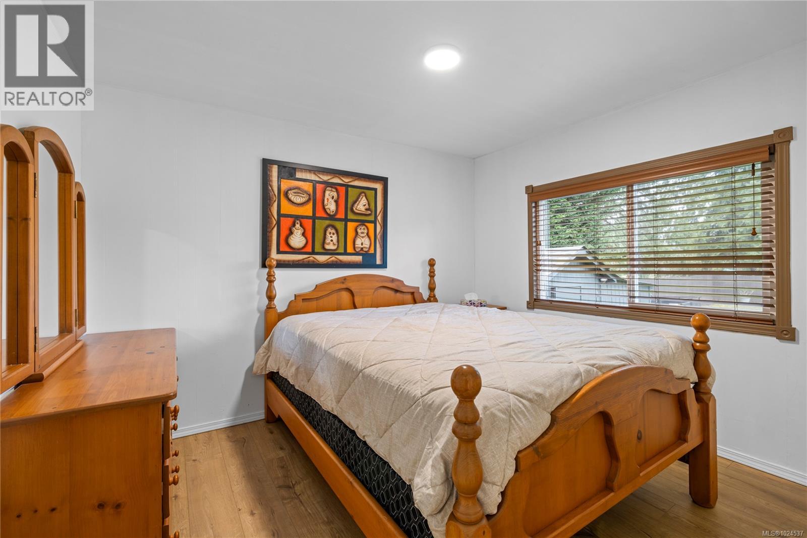 775 Barclay Cres S, French Creek