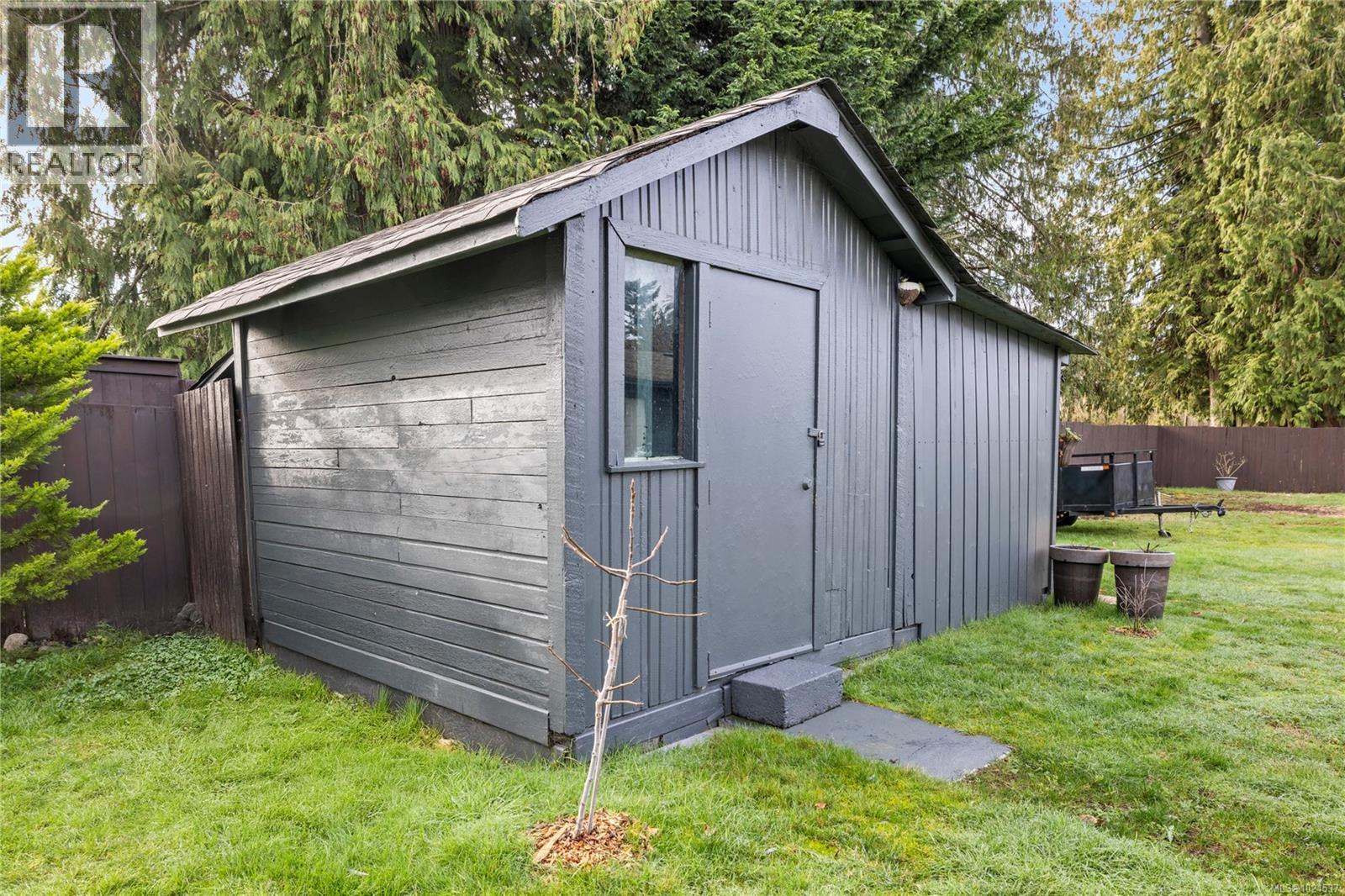 775 Barclay Cres S, French Creek