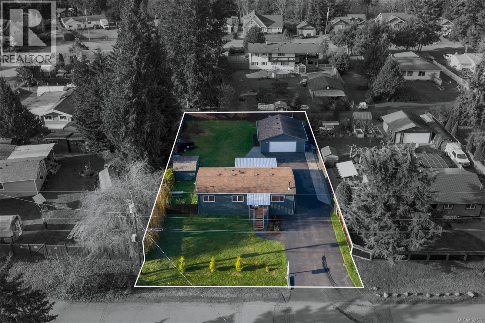 775 Barclay Cres S, French Creek