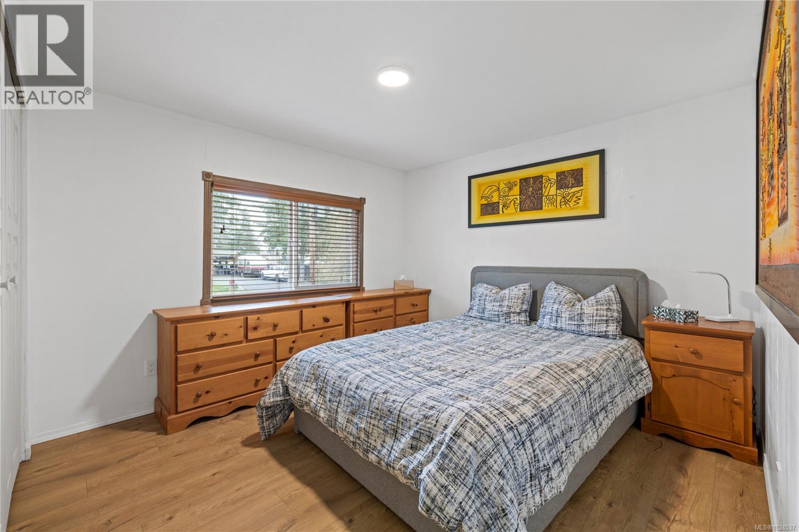 775 Barclay Cres S - 9