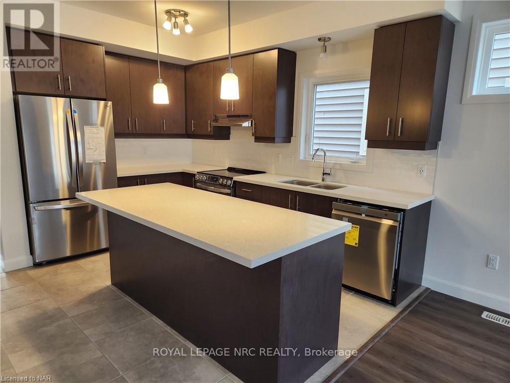 66 Beachwalk photo 4