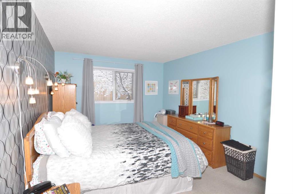 Single Family House for Sale in  Edenwold Green NW Edgemont Calgary 