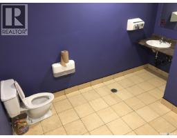 108 Main Street N, Moose Jaw, SK S6H3J7 Photo 22