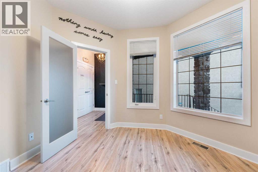 Single Family House for Sale in  Royal Ridge Manor NW Royal Oak Calgary 