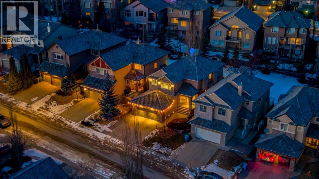 Single Family House for Sale in  Royal Ridge Manor NW Royal Oak Calgary 