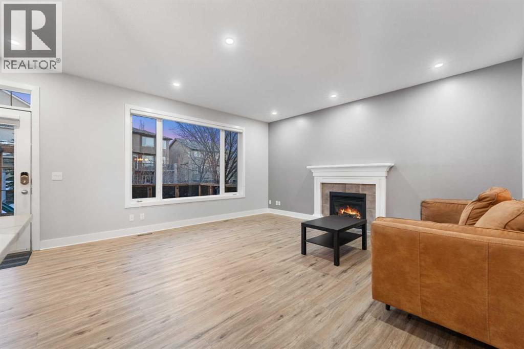 Single Family House for Sale in  Royal Ridge Manor NW Royal Oak Calgary 