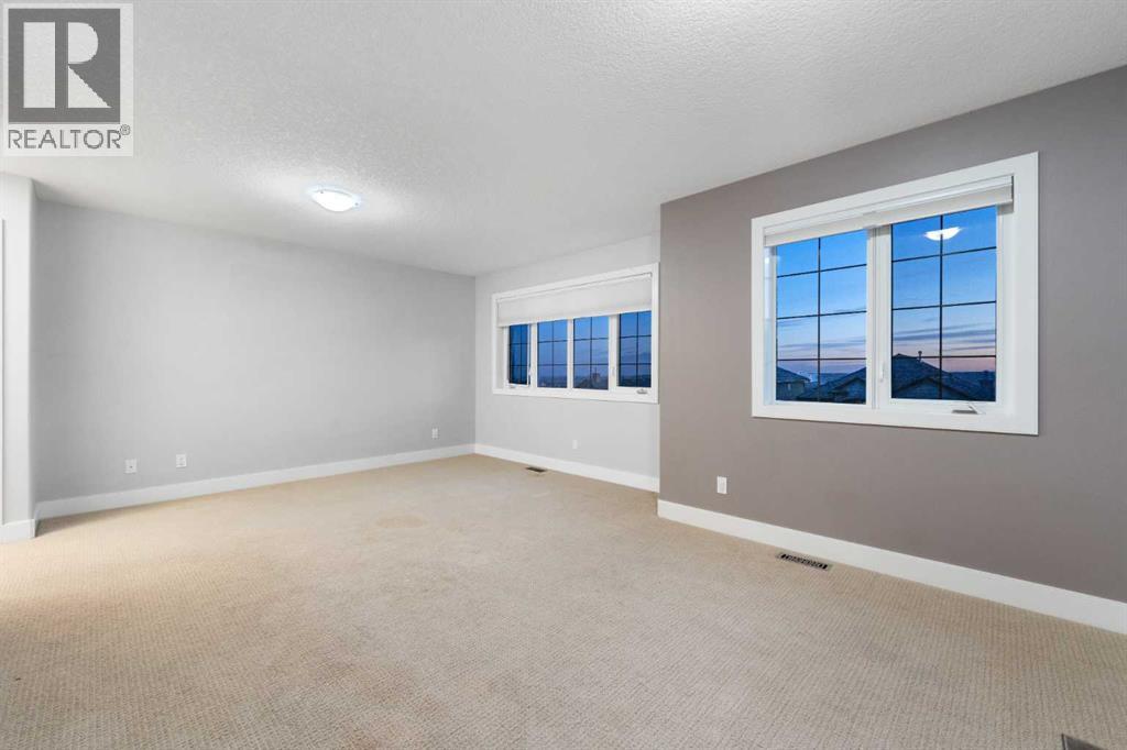 Single Family House for Sale in  Royal Ridge Manor NW Royal Oak Calgary 