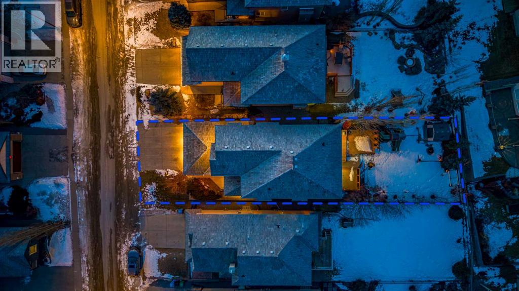 Single Family House for Sale in  Royal Ridge Manor NW Royal Oak Calgary 