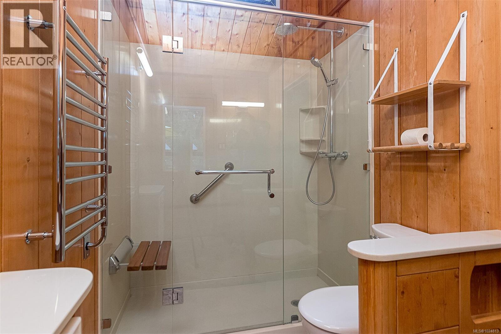  2298 Munn Road, Highlands