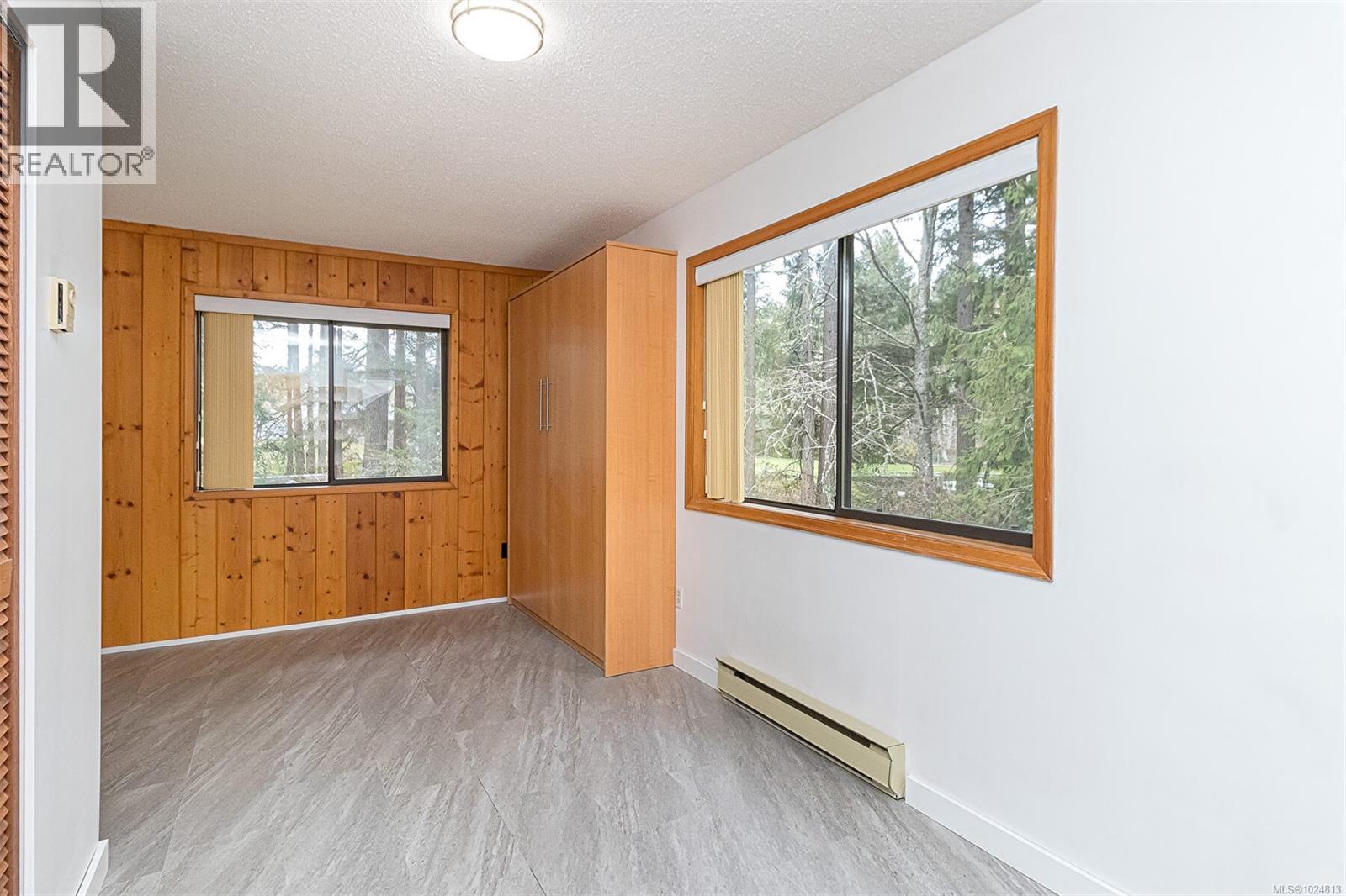  2298 Munn Road, Highlands