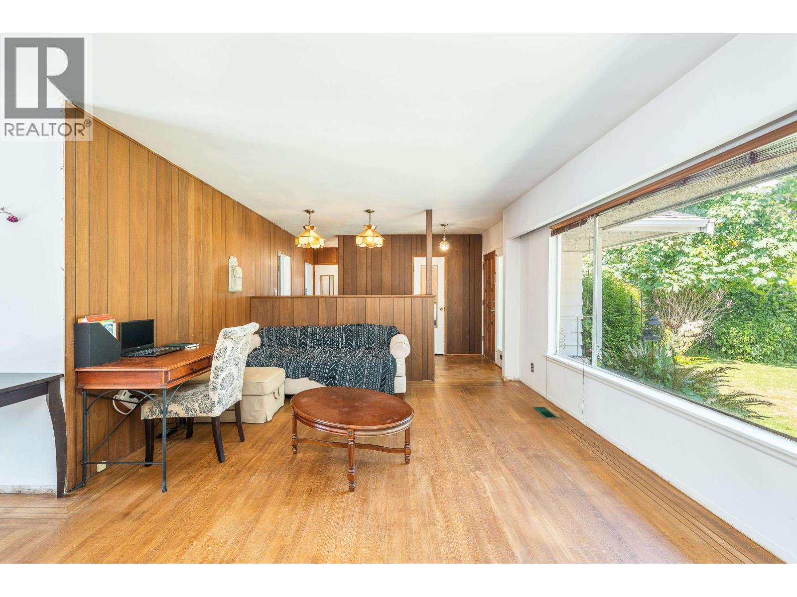 951 CANYON BOULEVARD, North Vancouver