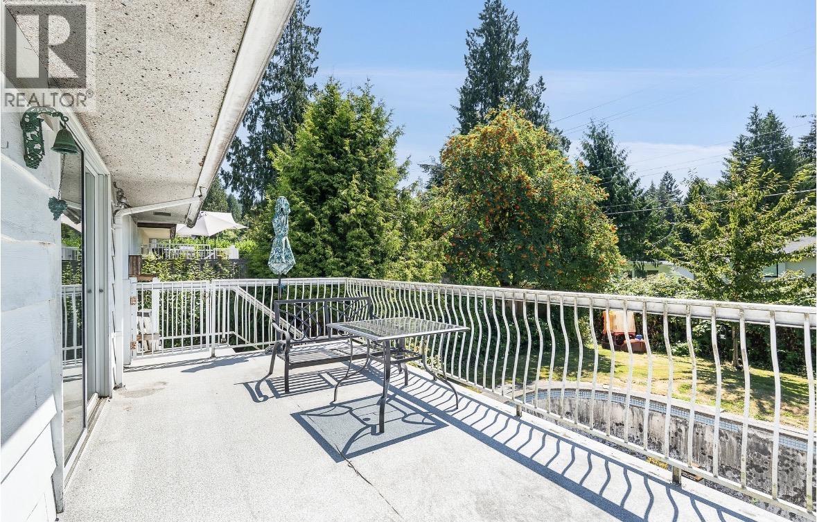 951 CANYON BOULEVARD, North Vancouver