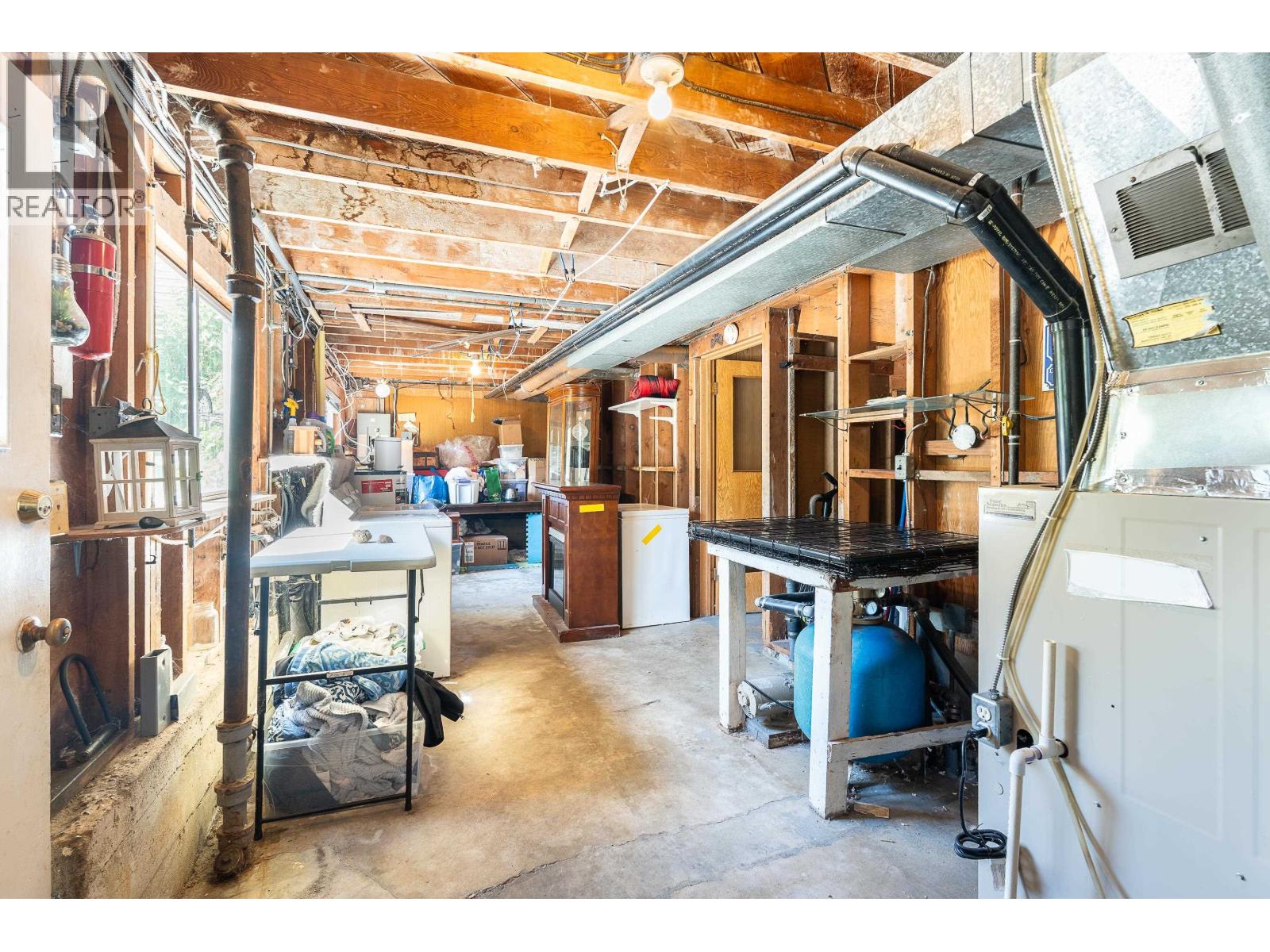 951 CANYON BOULEVARD, North Vancouver