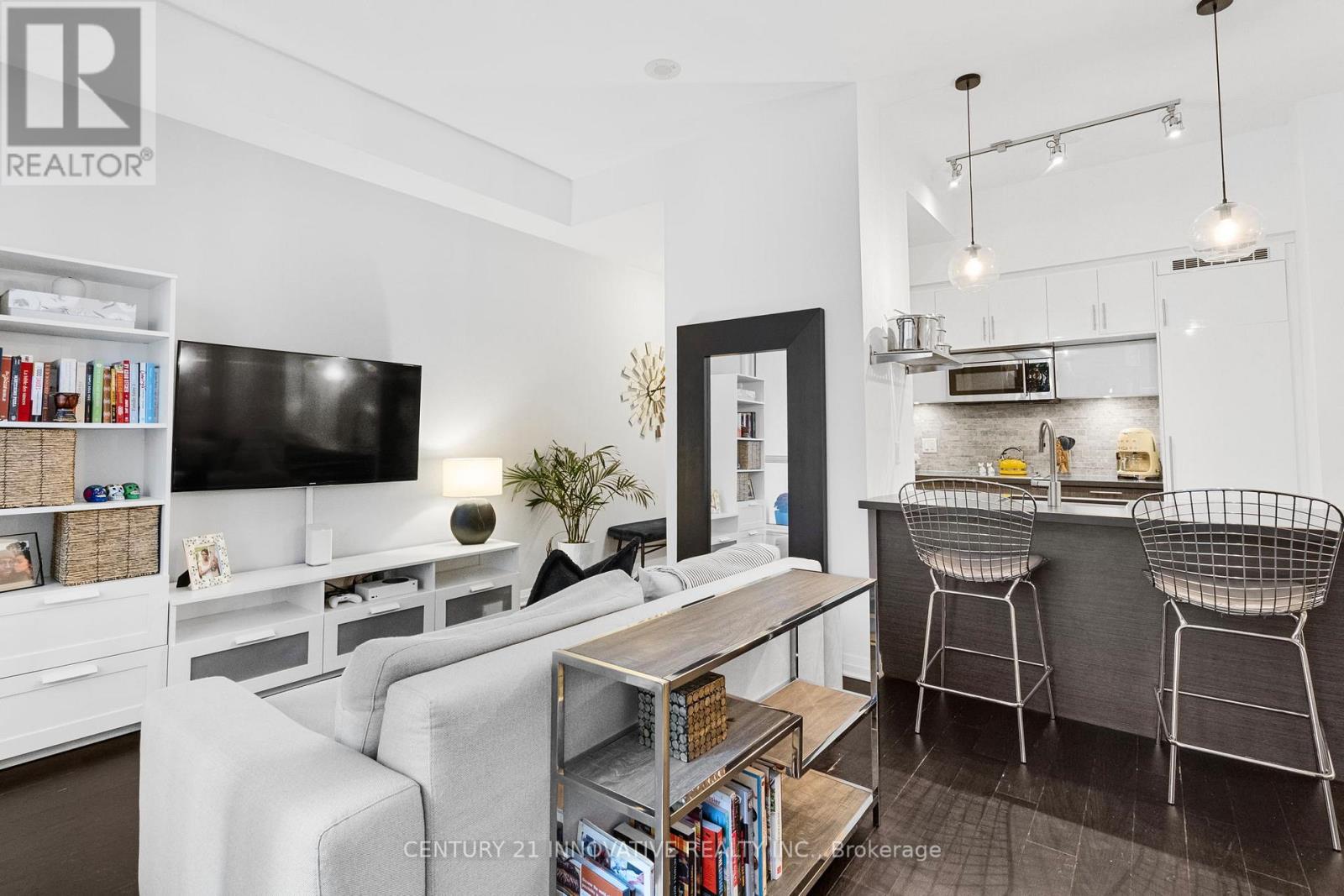 #507 8 MERCER STREET - 20