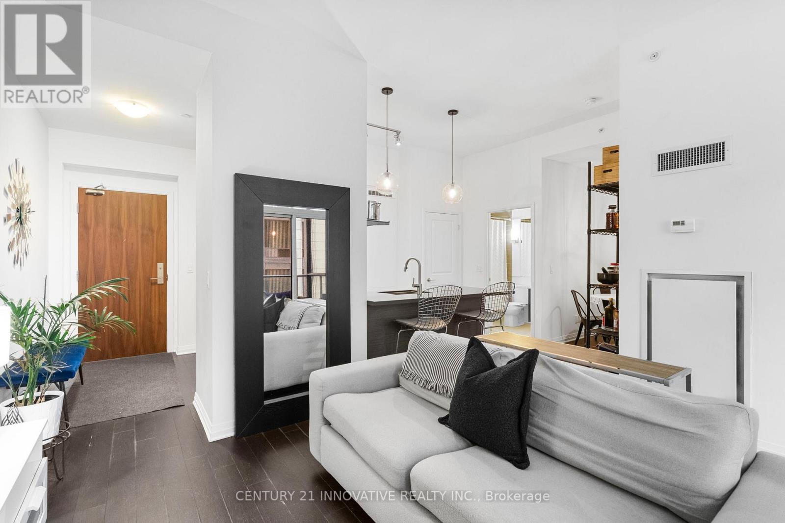 #507 8 MERCER STREET - 22