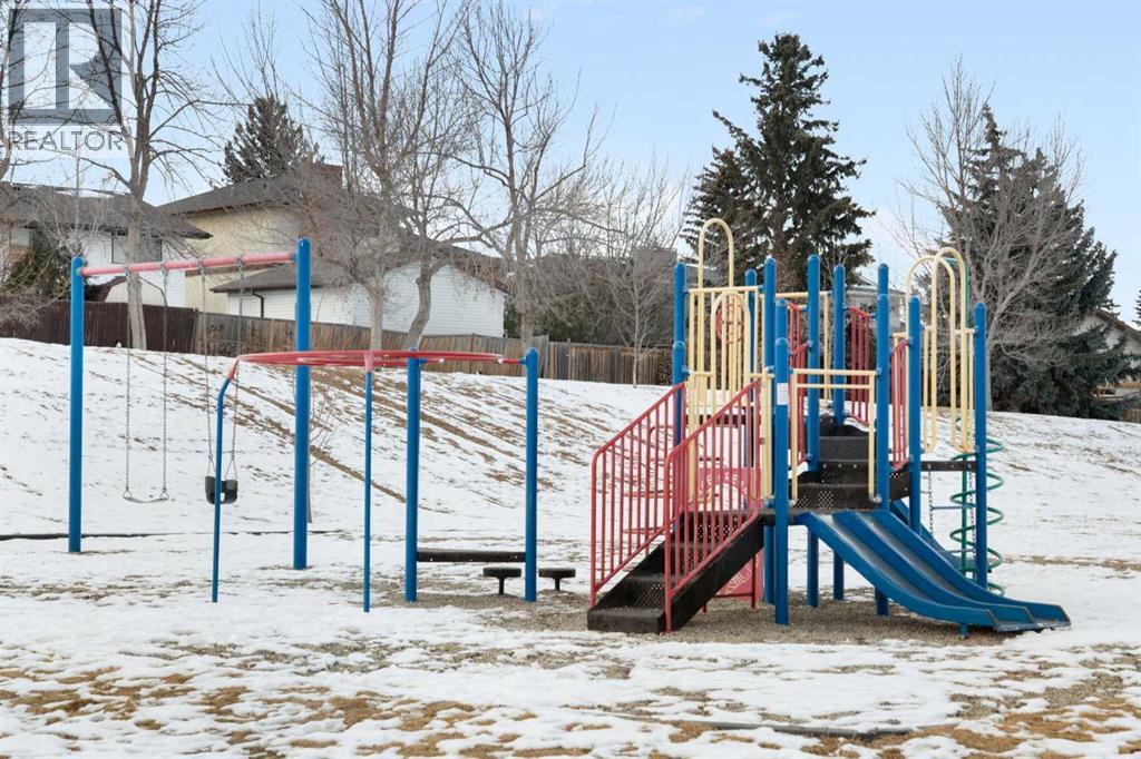 Single Family House Bungalow for Sale in  Berkley Drive NW Beddington Heights Calgary 