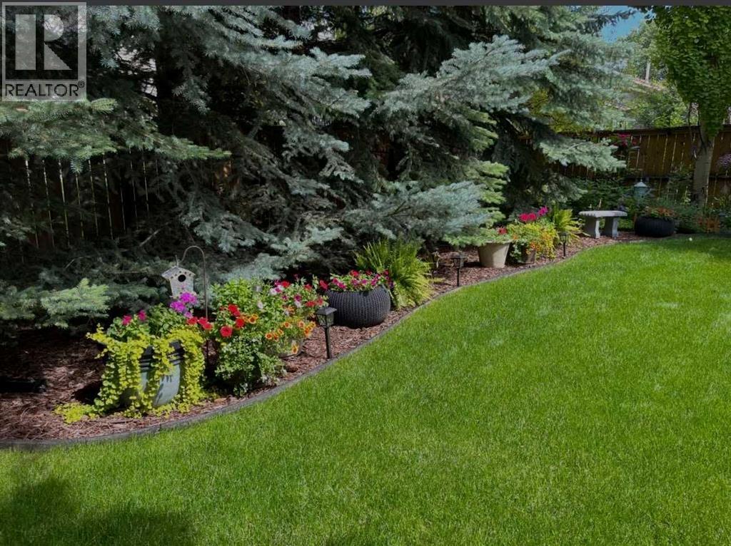 Single Family House for Sale in  Millrise Drive SW Millrise Calgary 