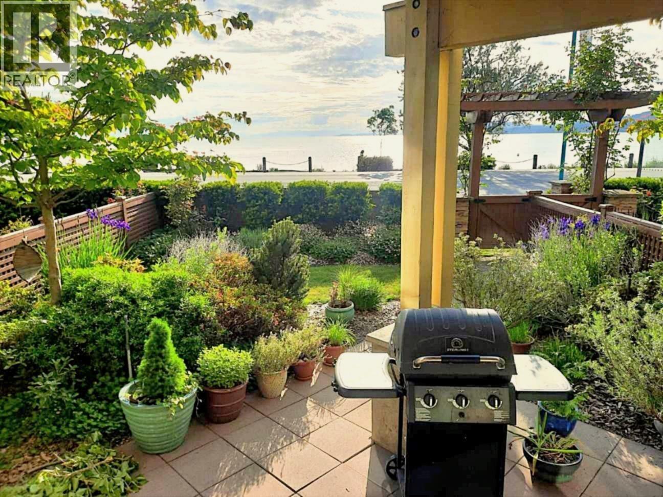 105 5160 DAVIS BAY ROAD, Sechelt