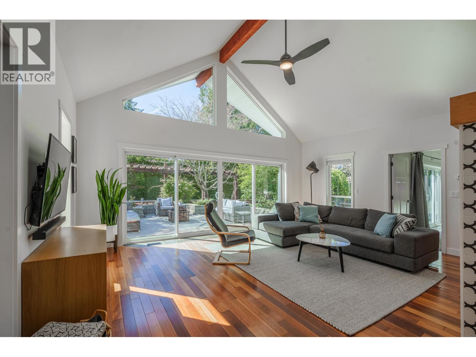 6323 ORACLE ROAD, Sechelt