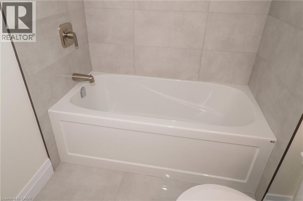 220 JEFFREY PLACE - 40