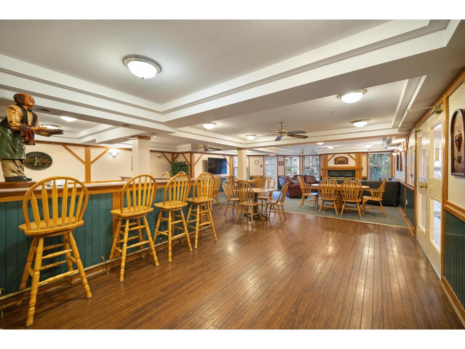 205 1929 154 STREET, Surrey