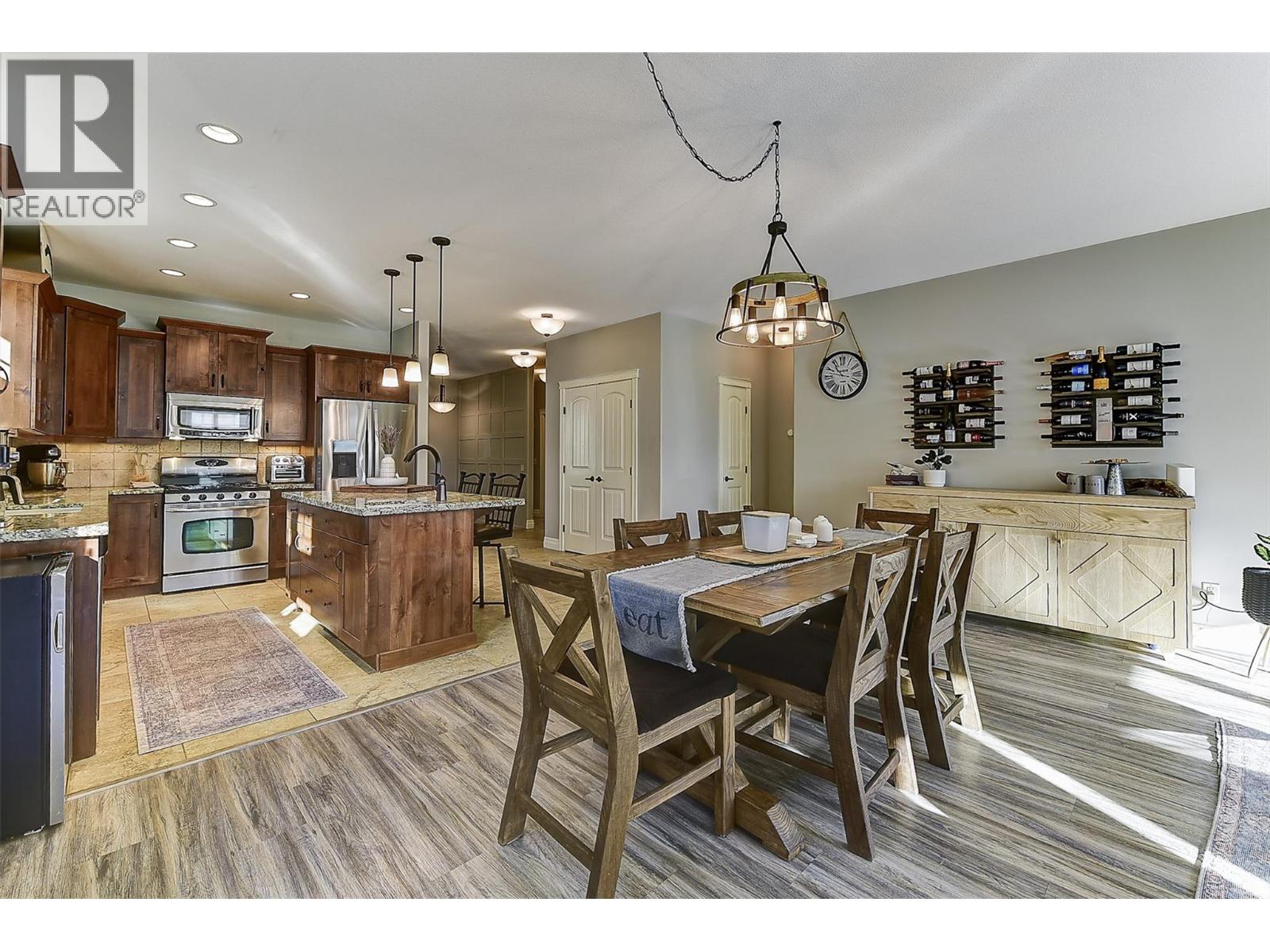 18 2283 Shannon Heights Court, West Kelowna
