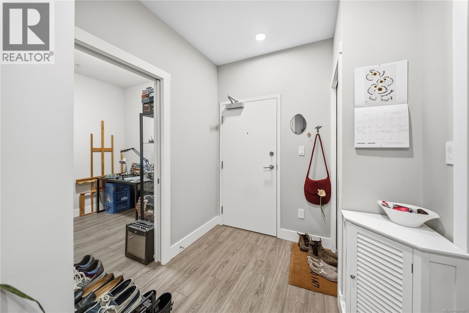 #205 525 THIRD ST - 17