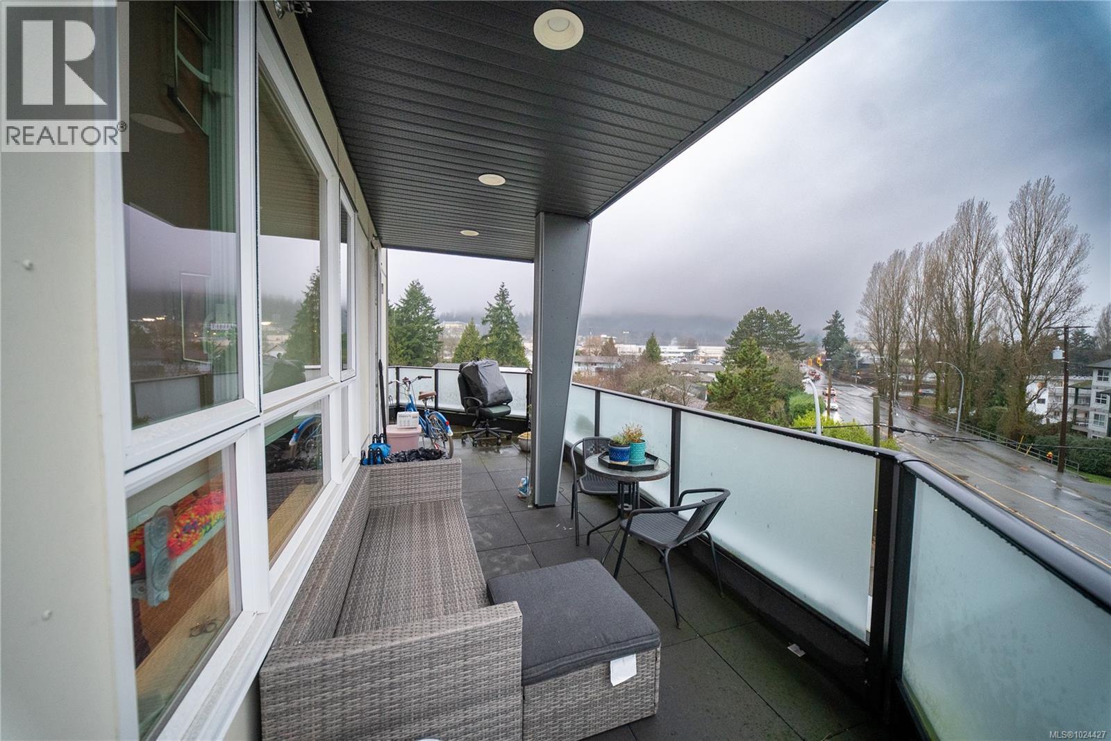 #205 525 THIRD ST - 19