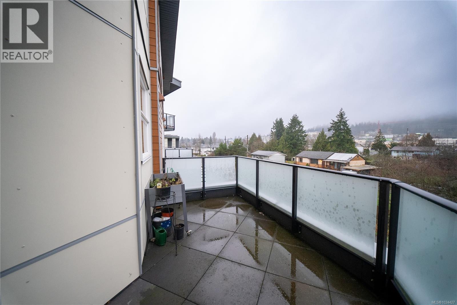 #205 525 THIRD ST - 21