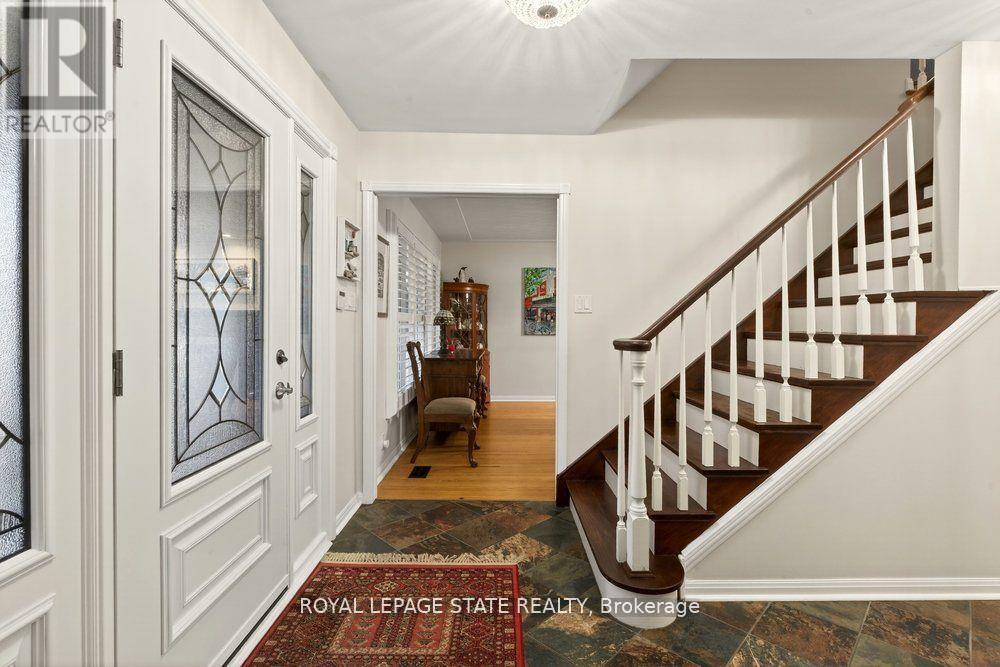 Single Family House for Sale in  WOODSIDE DRIVE Hamilton (Sherwood) 