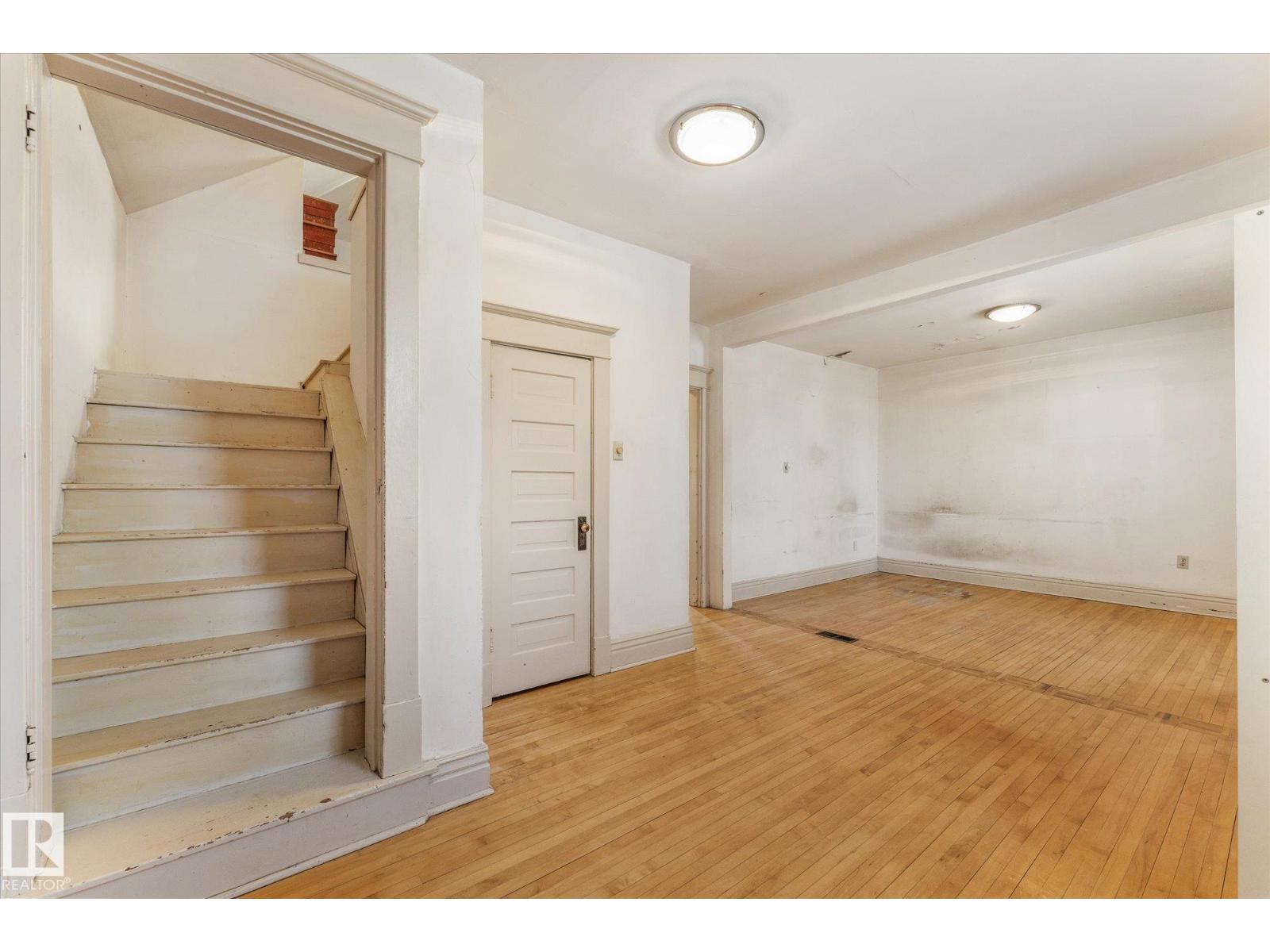 
          10921 126 Street NW
            <br/>
            <span>Edmonton</span>
            , 
            <span>AB</span>
             <span>T5M0P4</span>
         - Photo 39