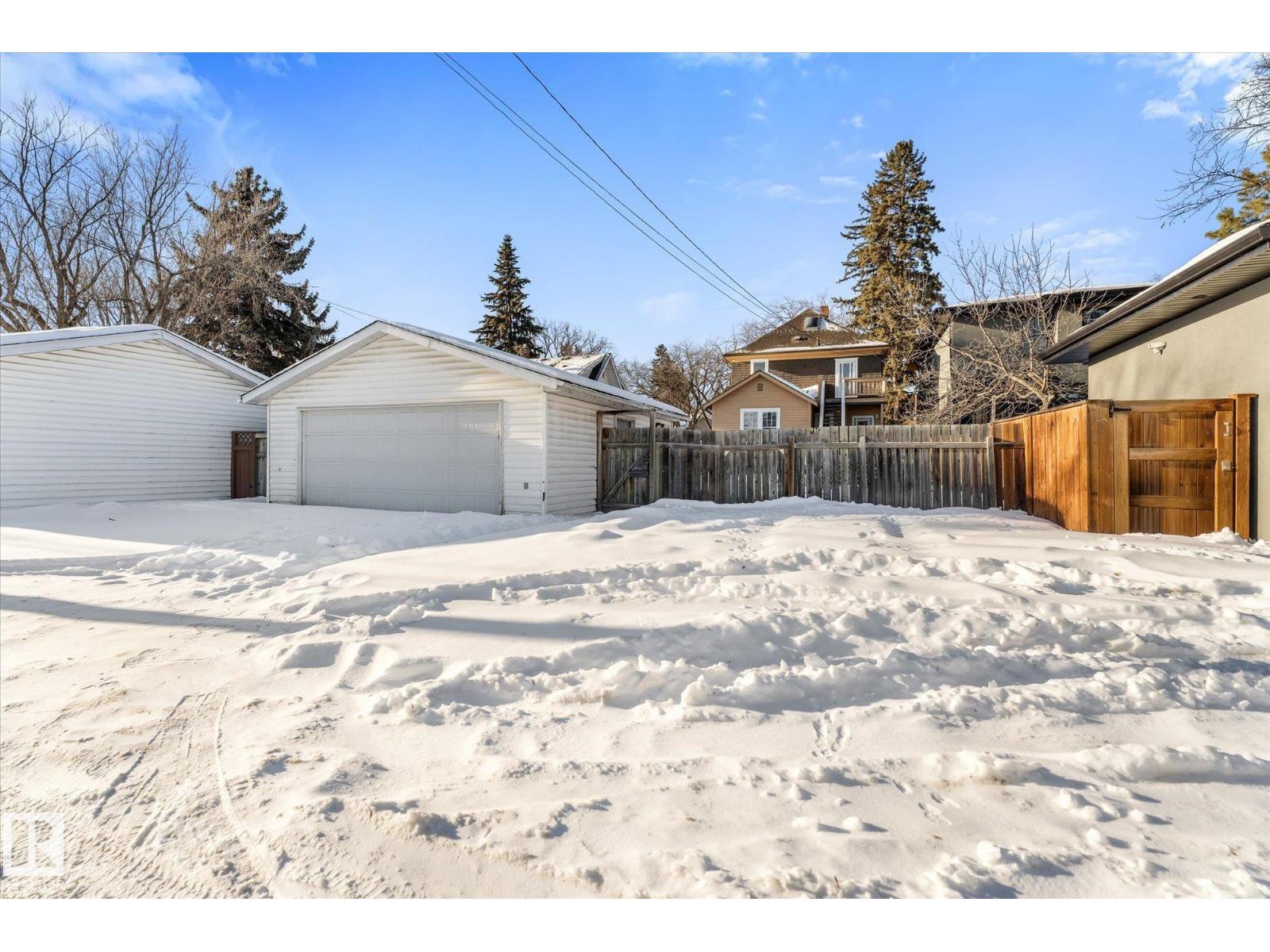 
          10921 126 Street NW
            <br/>
            <span>Edmonton</span>
            , 
            <span>AB</span>
             <span>T5M0P4</span>
         - Photo 17