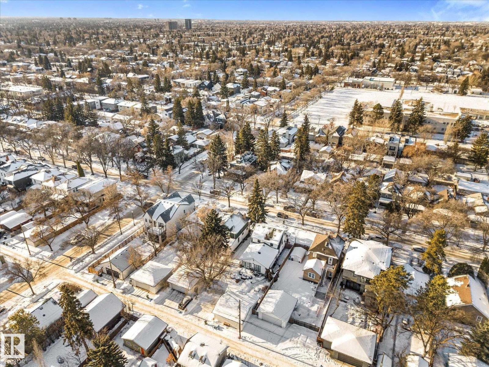 
          10921 126 Street NW
            <br/>
            <span>Edmonton</span>
            , 
            <span>AB</span>
             <span>T5M0P4</span>
         - Photo 37