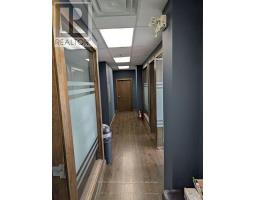 301 10376 Yonge Street, Richmond Hill, ON L4C3B8 Photo 6