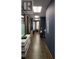 301 10376 Yonge Street, Richmond Hill, ON L4C3B8 Photo 8