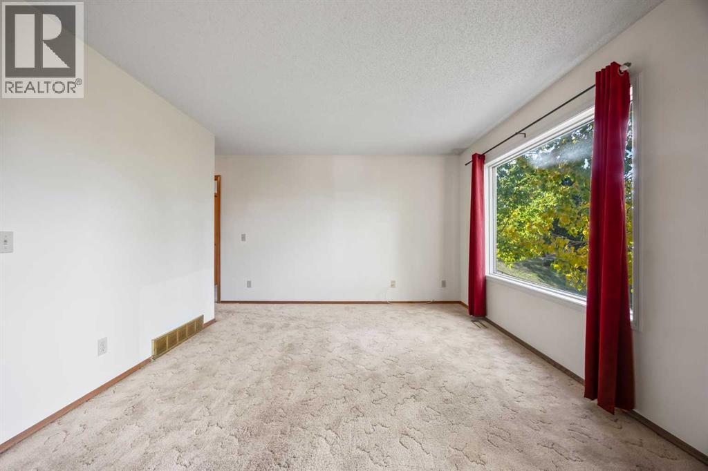 Single Family House for Sale in  Sandarac Circle NW Sandstone Valley Calgary 