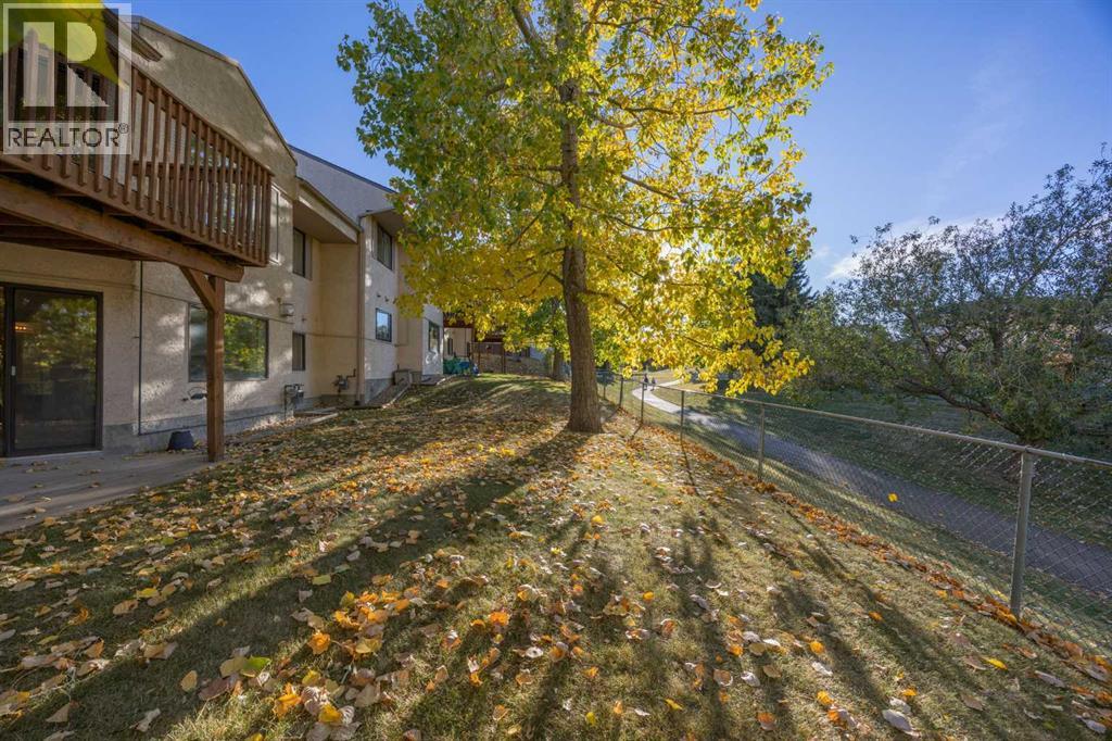 Single Family House for Sale in  Sandarac Circle NW Sandstone Valley Calgary 