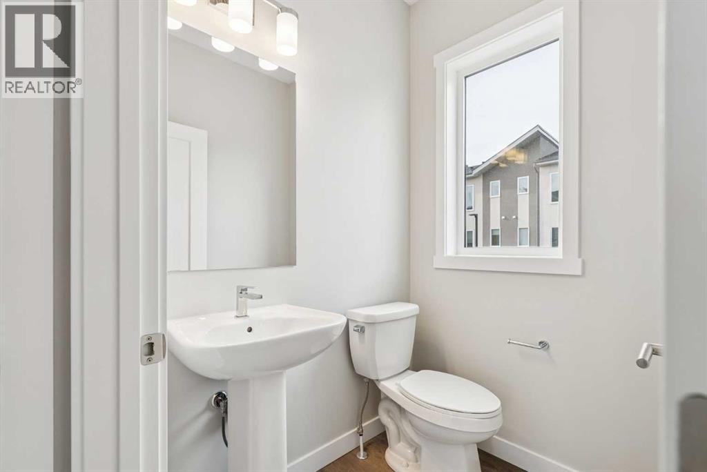 Single Family House for Sale in  Shawnee Square SW Shawnee Slopes Calgary 