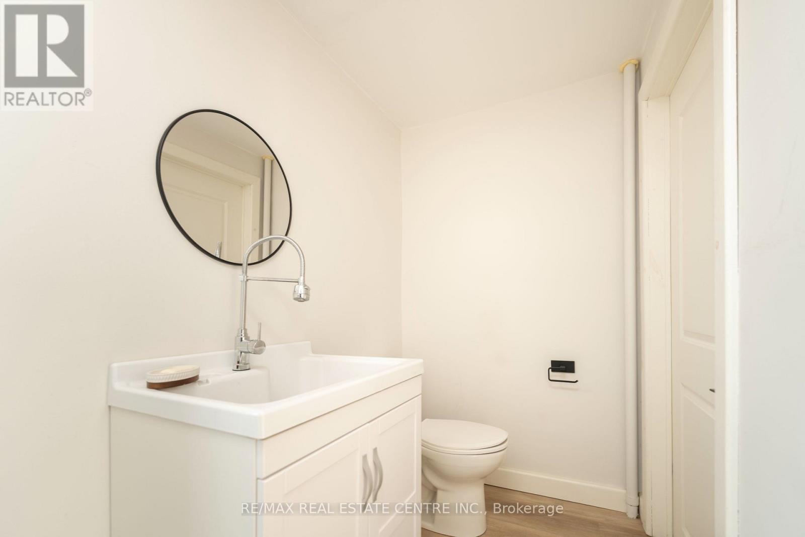 125 JAMES STREET S - 12