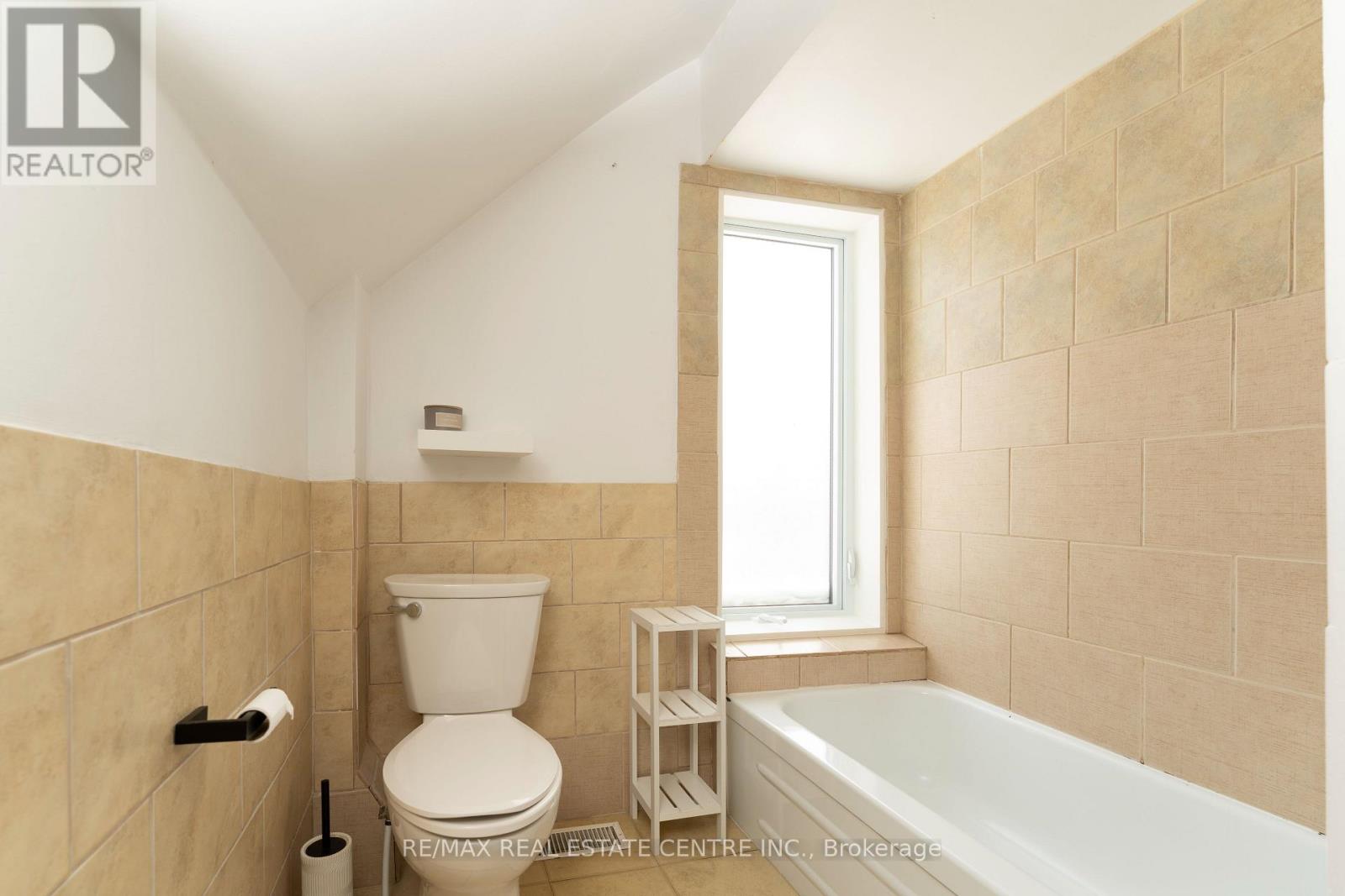 125 JAMES STREET S - 21