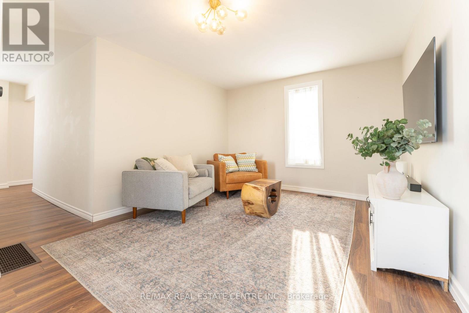 125 JAMES STREET S - 7