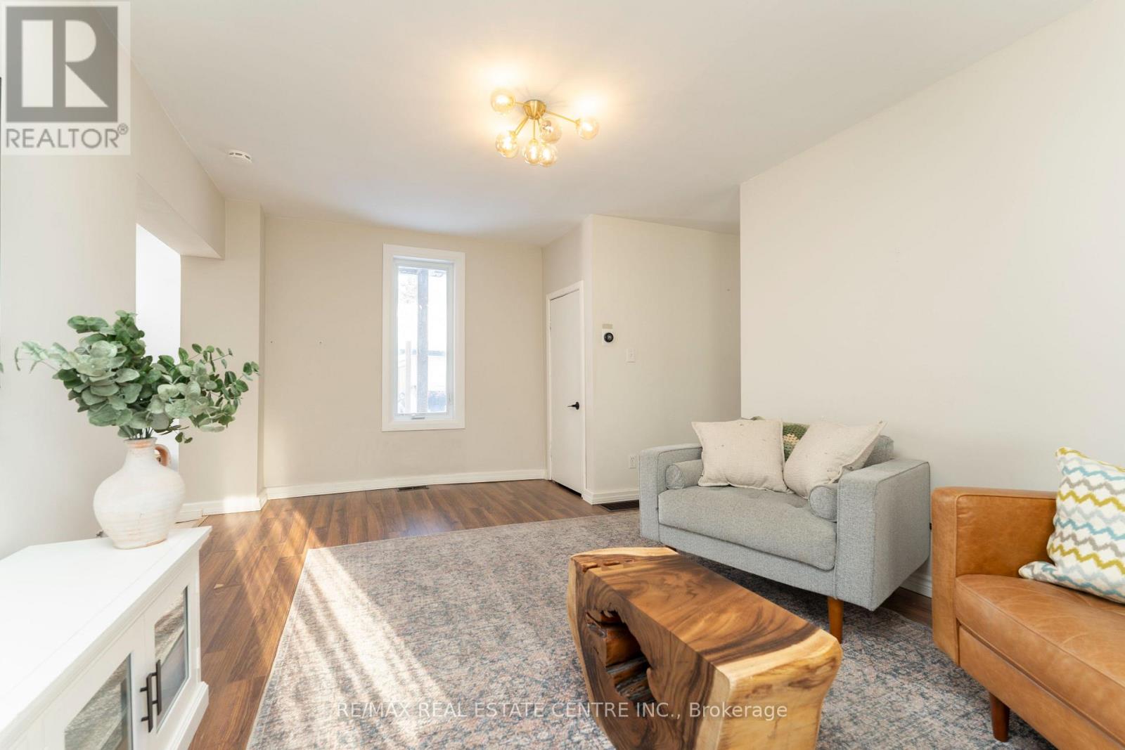 125 JAMES STREET S - 8