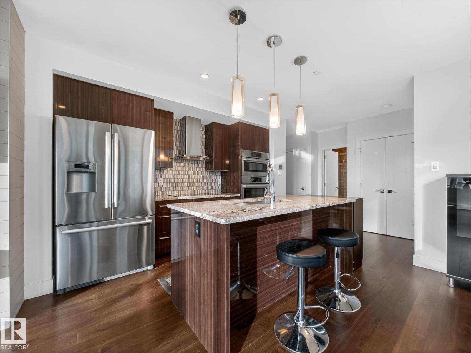 #902 11969 JASPER AV NW - 32