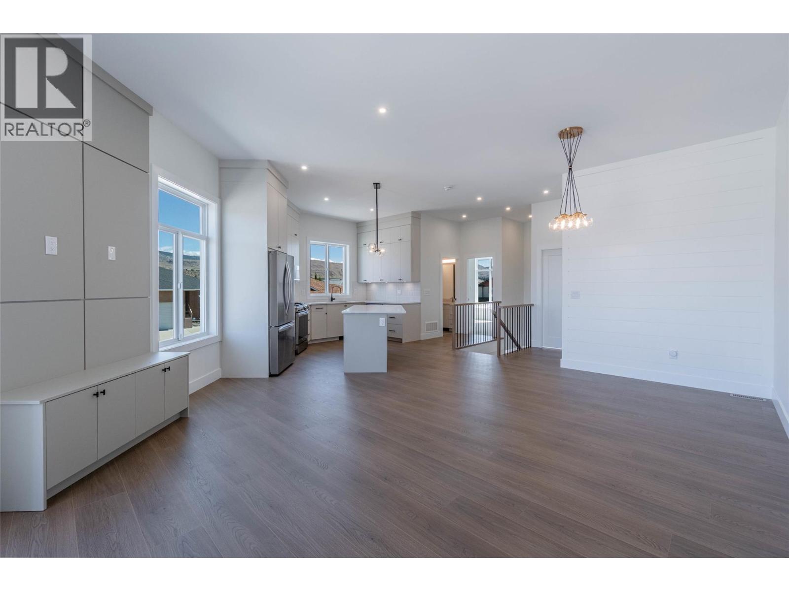 394 Chardonnay Avenue, Oliver