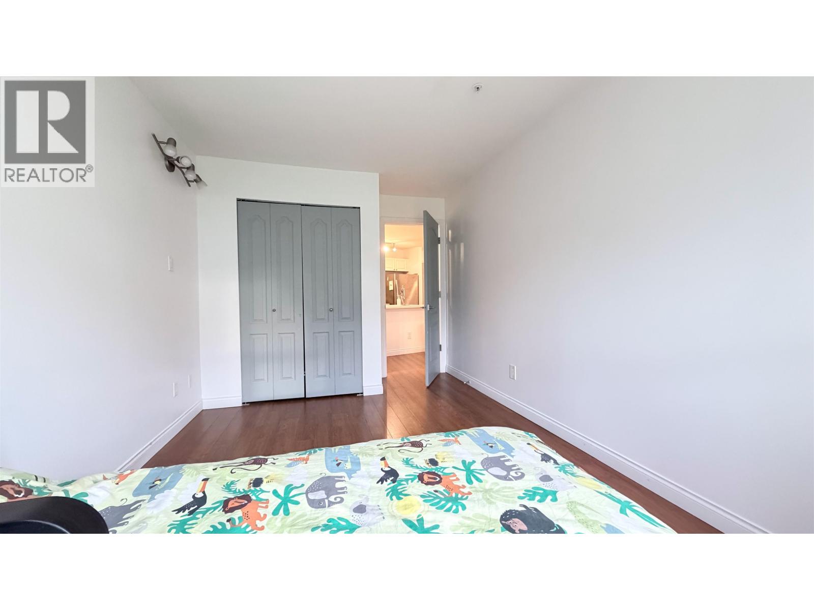 House in Richmond - Image 14