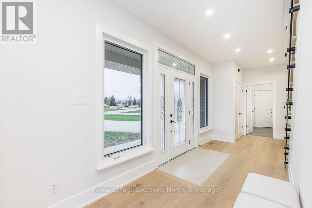 6 BUTTERNUT CRESCENT - Photo 5 of 47, Wasaga Beach, Ontario