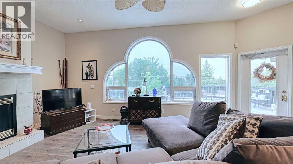 Single Family House 3 Level for Sale in   Street NW Huntington Hills Calgary 