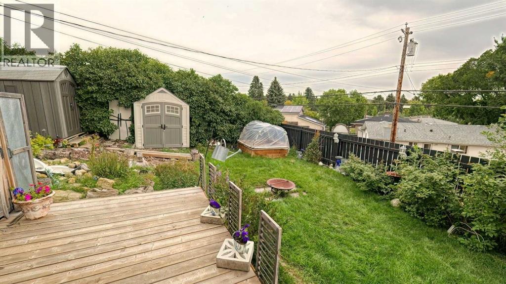 Single Family House 3 Level for Sale in   Street NW Huntington Hills Calgary 