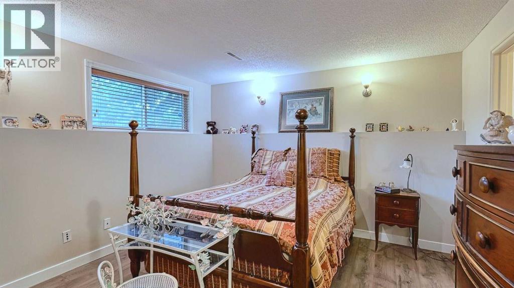 Single Family House 3 Level for Sale in   Street NW Huntington Hills Calgary 