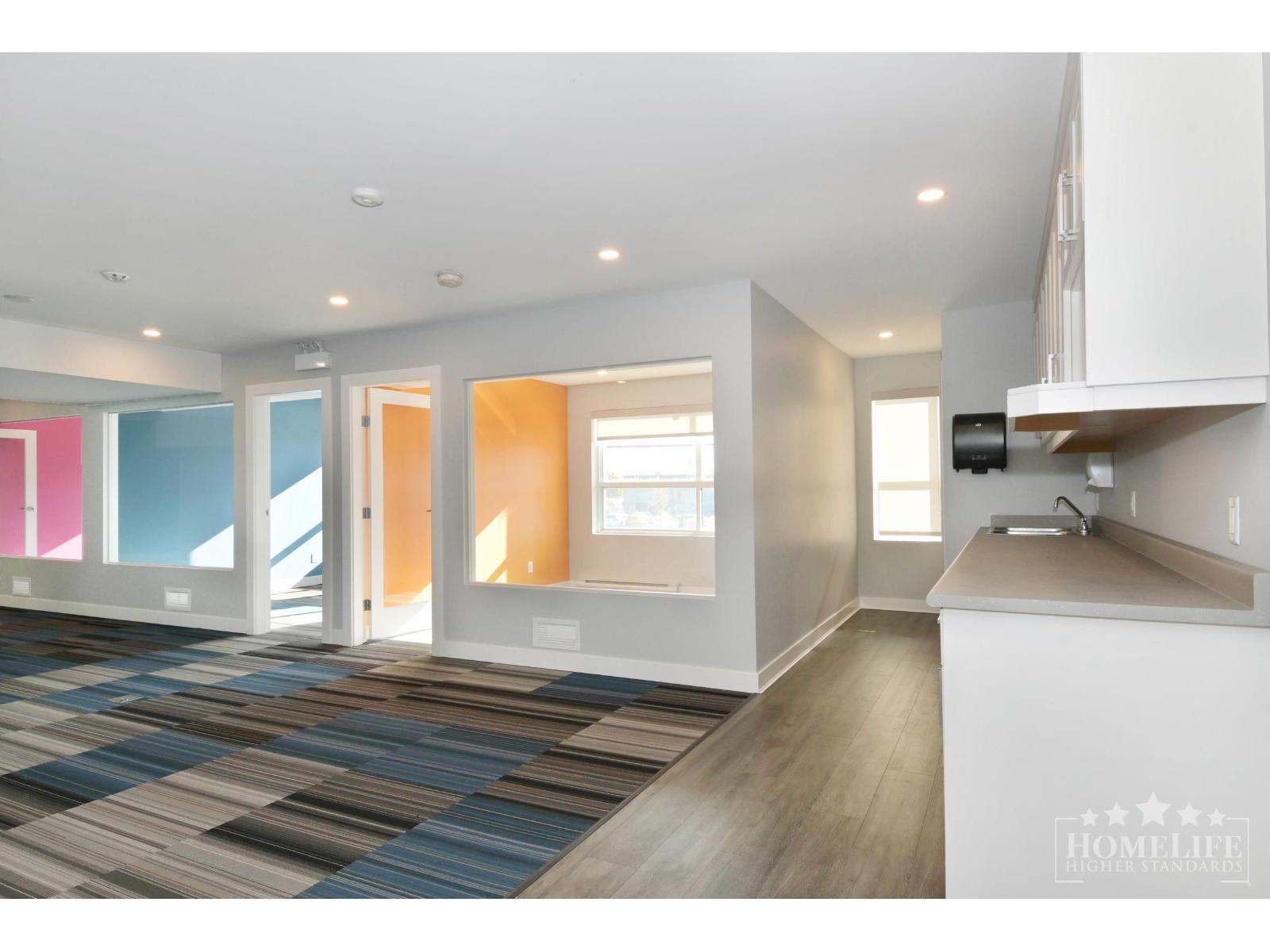Office in Surrey - Image 15